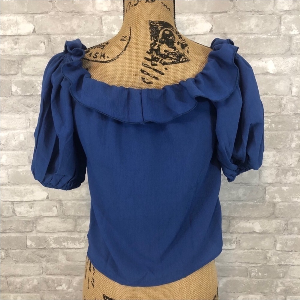 Available by Angela Fashion Ruffle Crop top